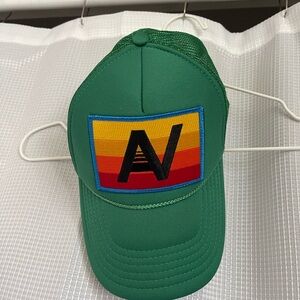 Logo rainbow vintage trucker hat